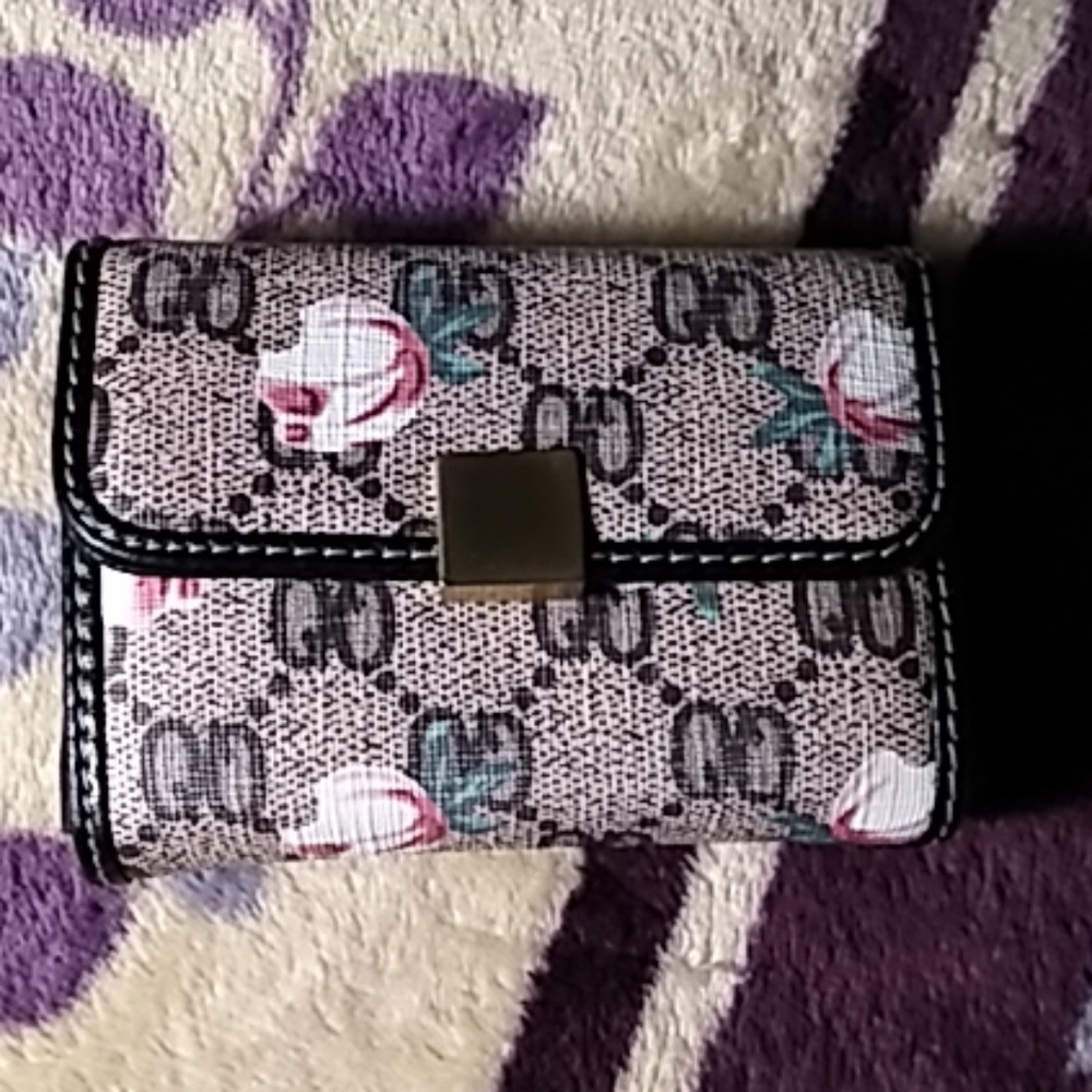 Woman's wallet